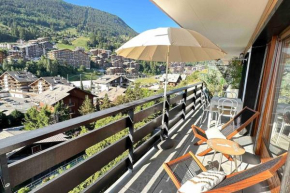 Sunny mountain view apartment in town by Jolidi